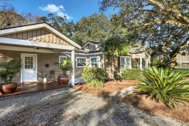 27 Anita Dr, Charleston, SC 29407