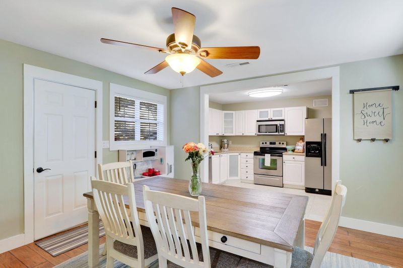 27 Anita Dr, Charleston, SC 29407