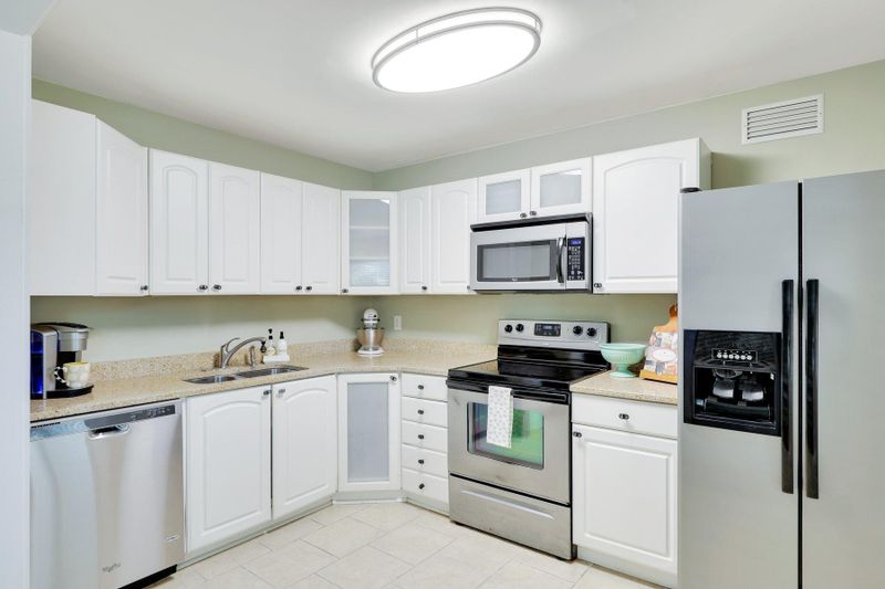 27 Anita Dr, Charleston, SC 29407