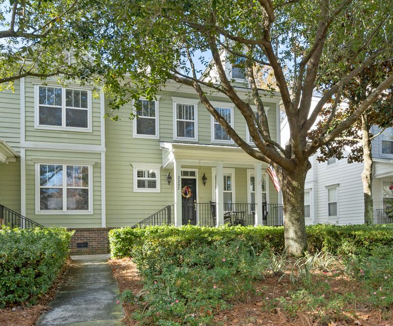 2257 Daniel Island Dr, Charleston, SC 29492