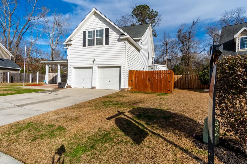 2037 Culloden Dr, Summerville, SC 29483