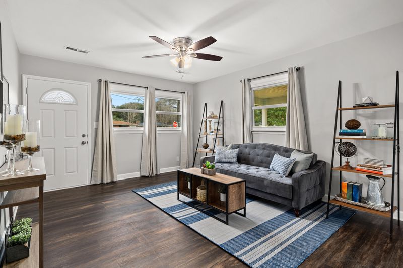 5920 Hagood Ave, Hanahan, SC 29410