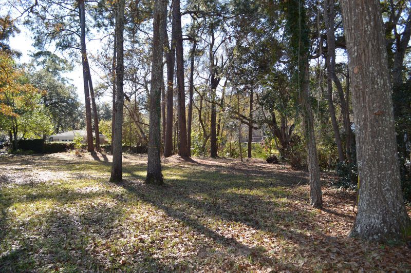 1115 Donahue Dr, Charleston, SC 29407