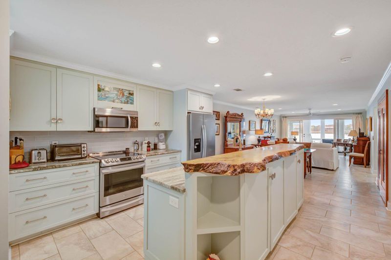 43 Mariners Cay Dr, Folly Beach, SC 29439