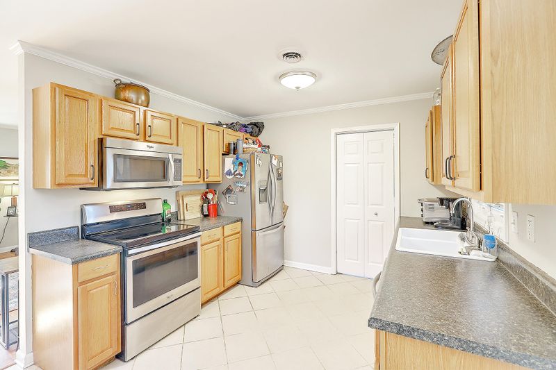1491 Seacroft Rd, Charleston, SC 29412