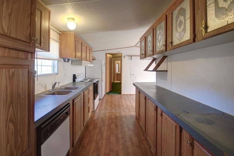 153 St Clair Rd, Ridgeville, SC 29472