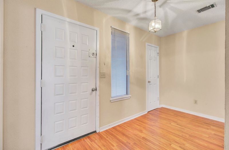 107 Photinia Ct, Summerville, SC 29483