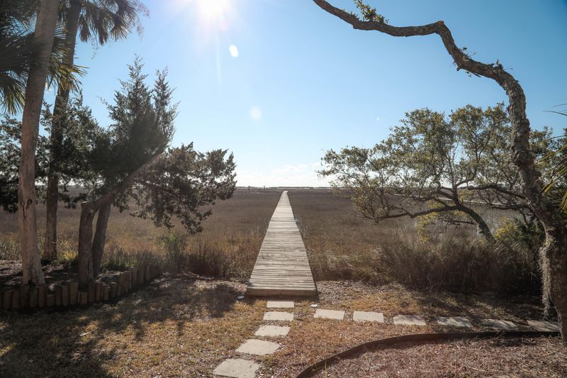 172 Tranquility Ln, Edisto Island, SC 29438