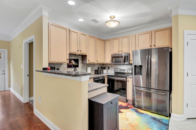 2244 Ashley Crossing Dr #316, Charleston, SC 29407