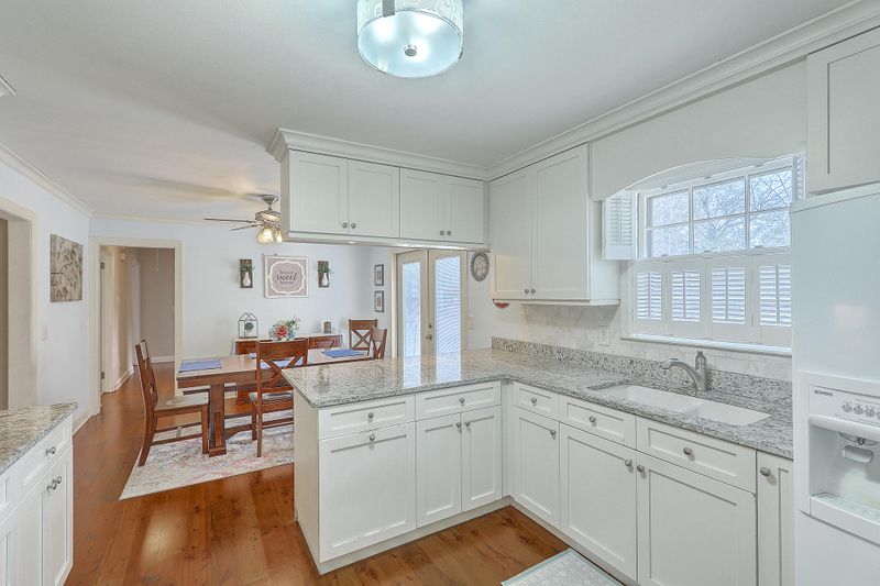 2213 Wood Ave, Charleston, SC 29414