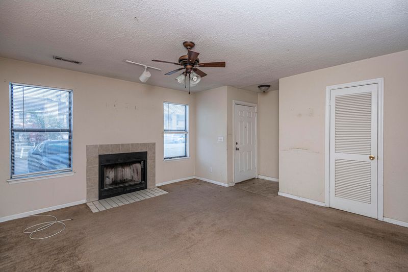 207 Pine Shadow Dr, Goose Creek, SC 29445
