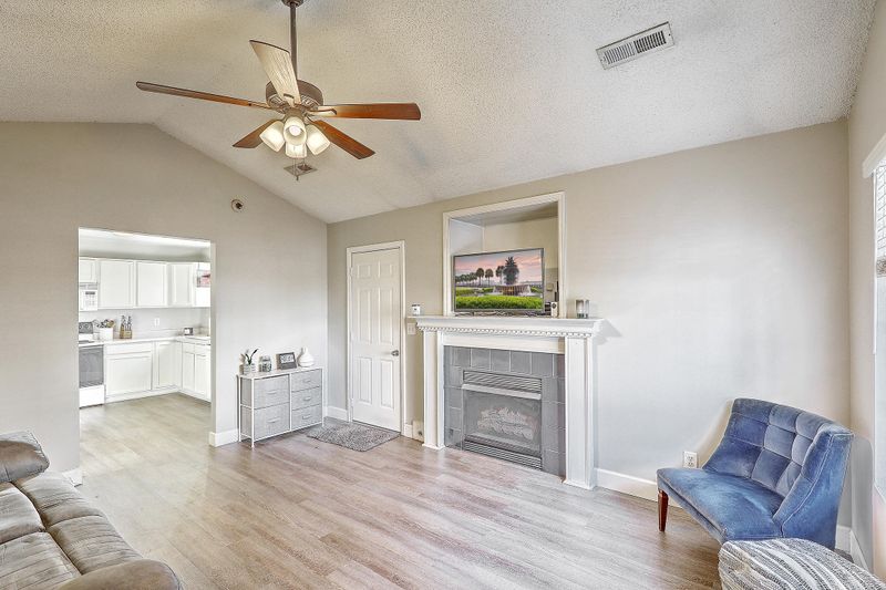 1213 Jeanna St, Summerville, SC 29486