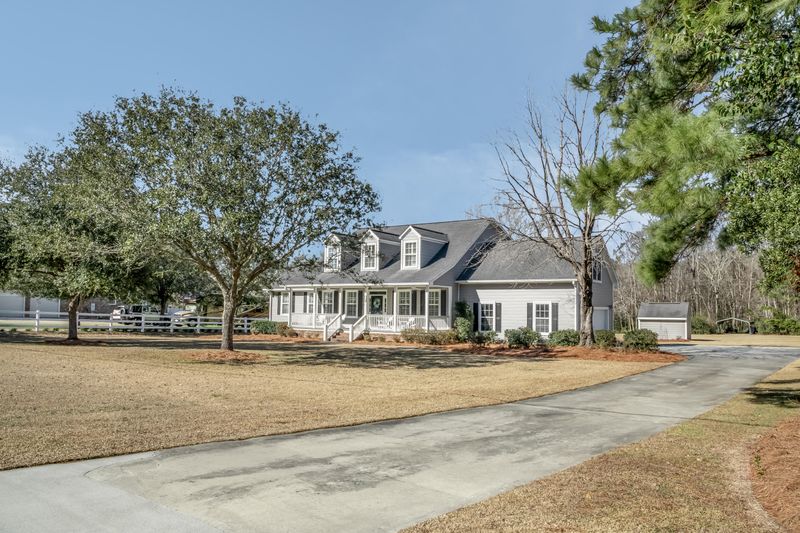 174 Columns Rd, Summerville, SC 29483