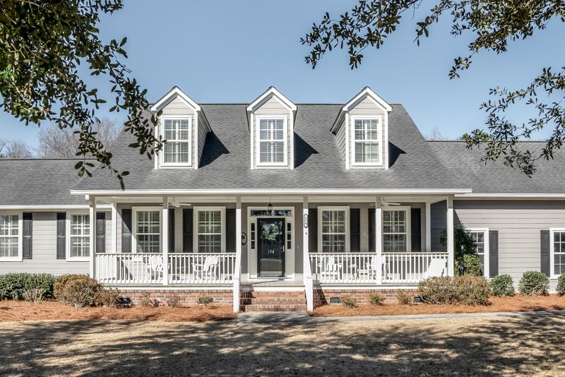 174 Columns Rd, Summerville, SC 29483