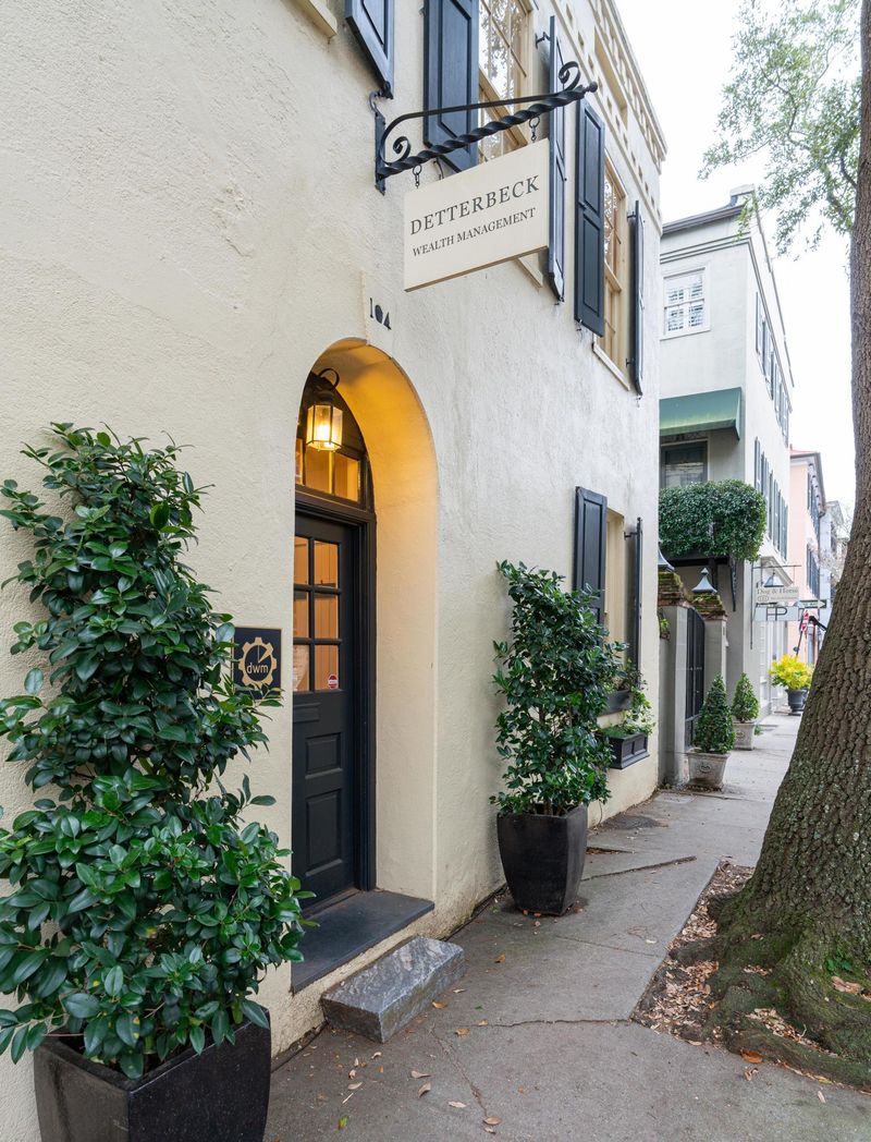 104 Church St, Charleston, SC 29401