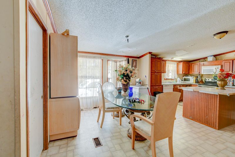 155 Shady Ln, Summerville, SC 29485