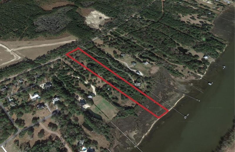 7967 Doar Rd, Awendaw, SC 29429