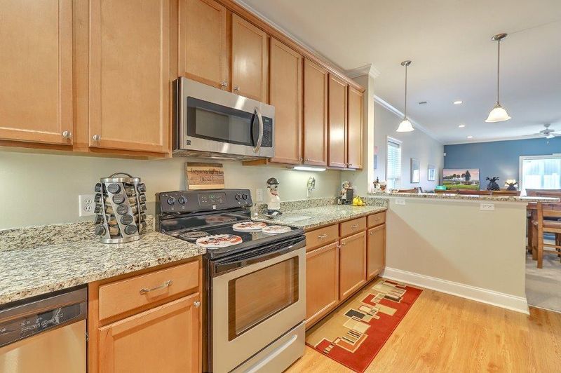 4954 Date Palm Dr, North Charleston, SC 29418