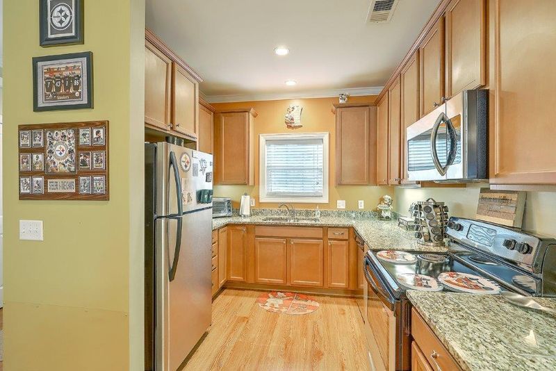 4954 Date Palm Dr, North Charleston, SC 29418