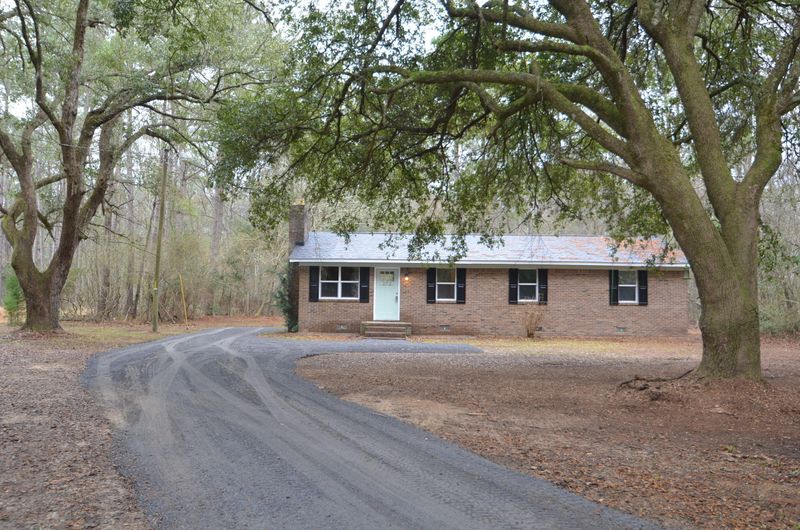 202 Berea Ln, Cordesville, SC 29434