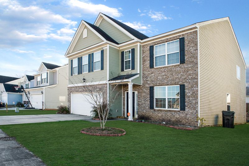 135 Marinella Dr, Goose Creek, SC 29445