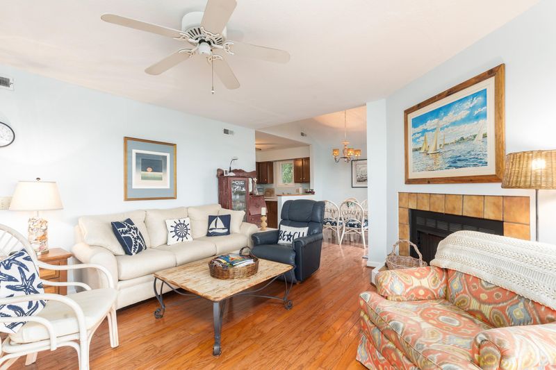 32 Marsh Island Ln, Isle Of Palms, SC 29451