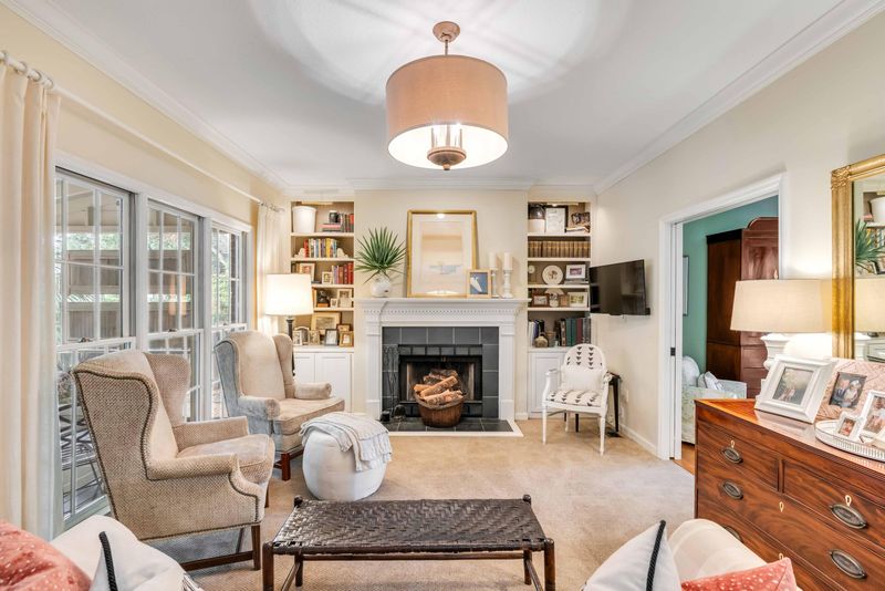1068 Groves Manor Ct, Mount Pleasant, SC 29464