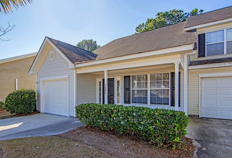 7306 Suncatcher Dr, Hanahan, SC 29410