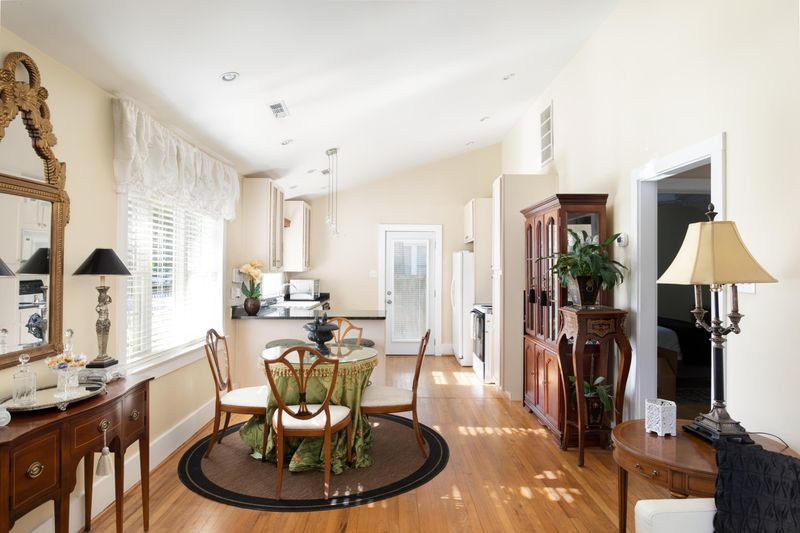 712 Atlantic St, Mount Pleasant, SC 29464