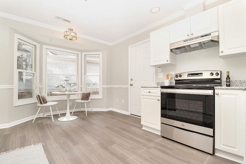 9085 Delancey Cir, North Charleston, SC 29406