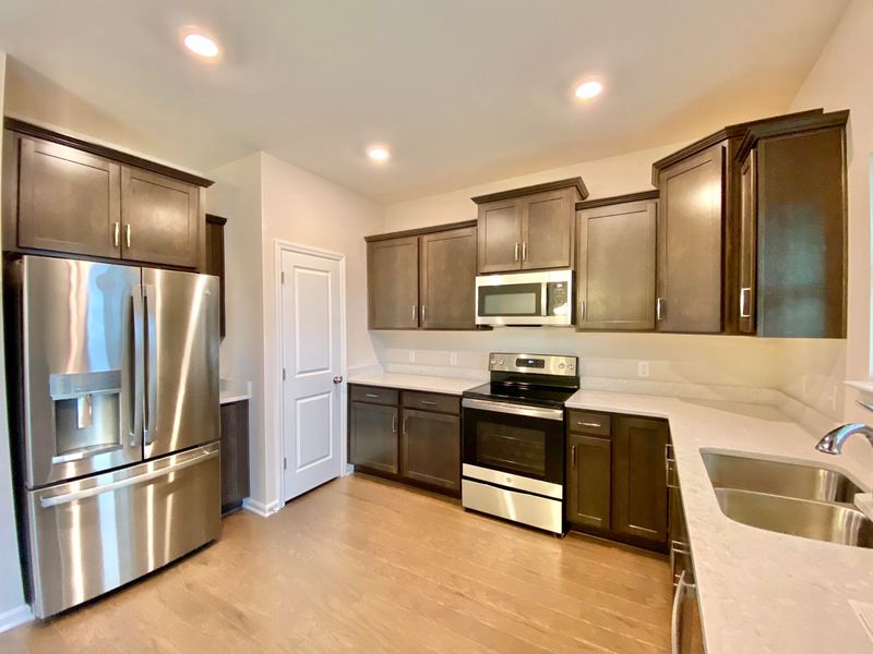 214 Swallowtail Ln, Goose Creek, SC 29445