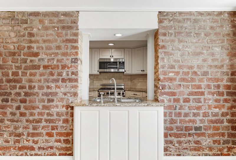 81 Bull St, Charleston, SC 29401