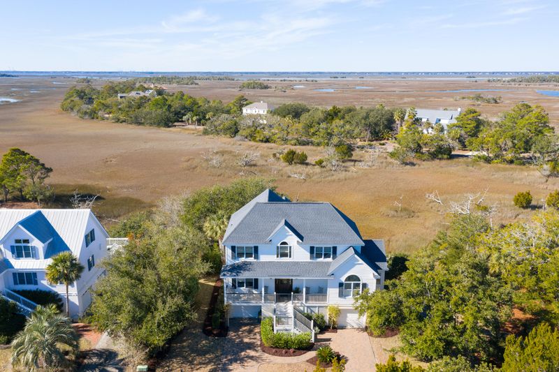 25 Seagrass Ln, Isle Of Palms, SC 29451