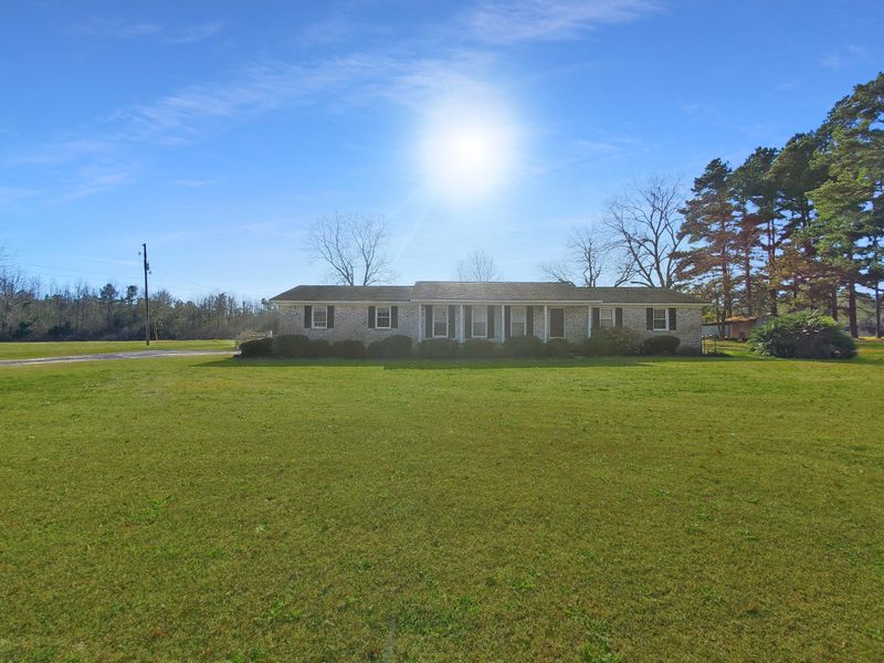 857 W Main St, Harleyville, SC 29448