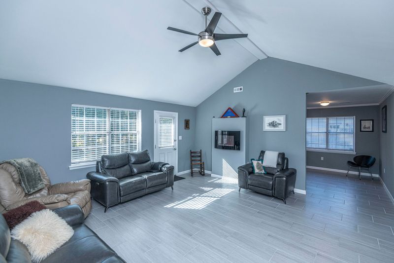 7773 Buck Pond Rd, North Charleston, SC 29418
