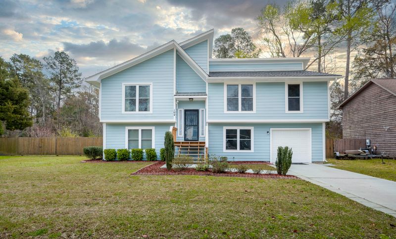104 Trailway Dr, Summerville, SC 29486