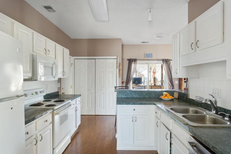 591 Tribeca Ct, Charleston, SC 29414