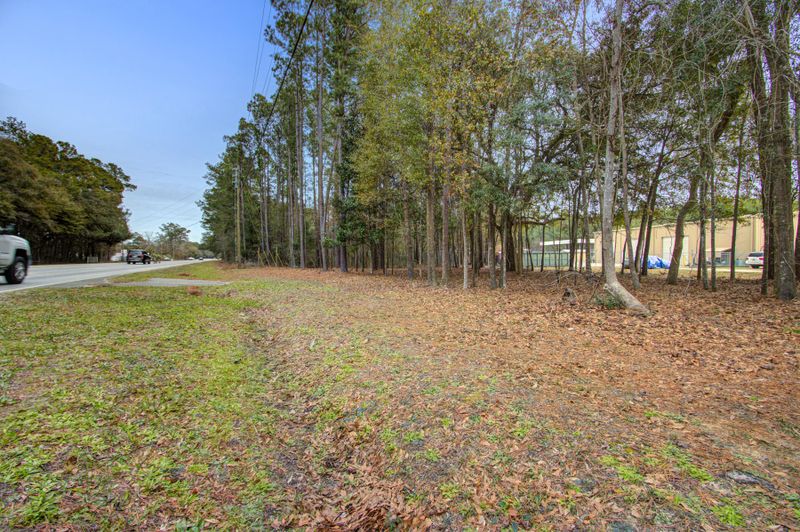 5605 Savannah Hw, Ravenel, SC 29470