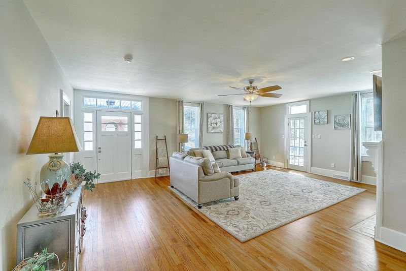 243 S Main St, Ridgeville, SC 29472