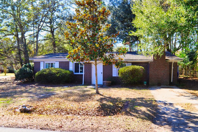 1486 Village Rd, Charleston, SC 29407