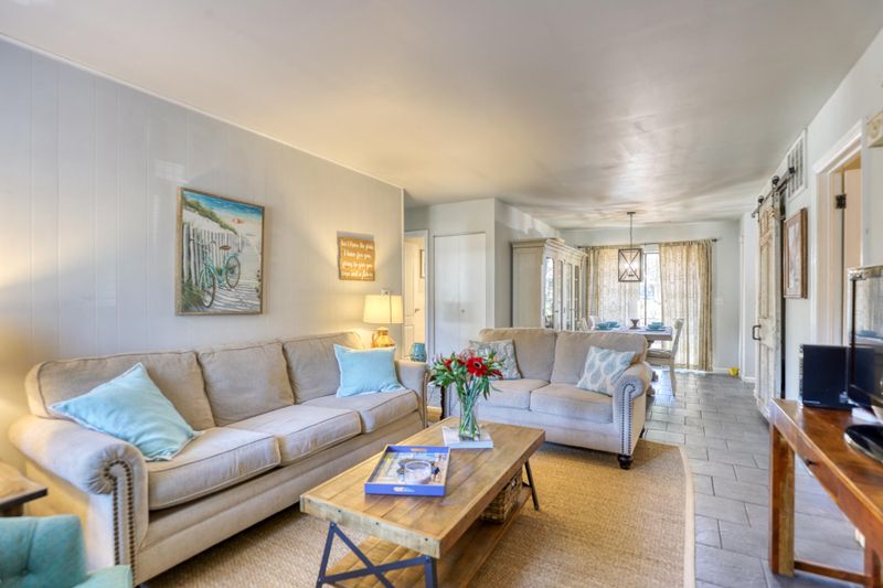 1486 Village Rd, Charleston, SC 29407