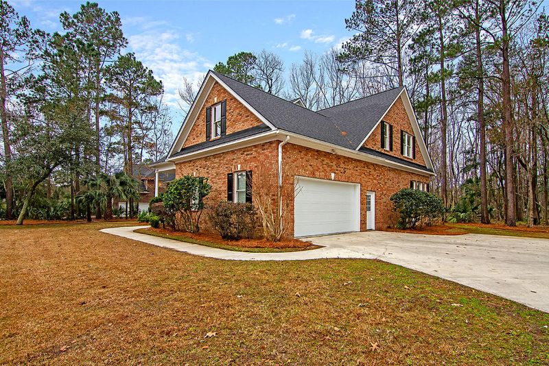 2373 Darts Cove Way, Mount Pleasant, SC 29466