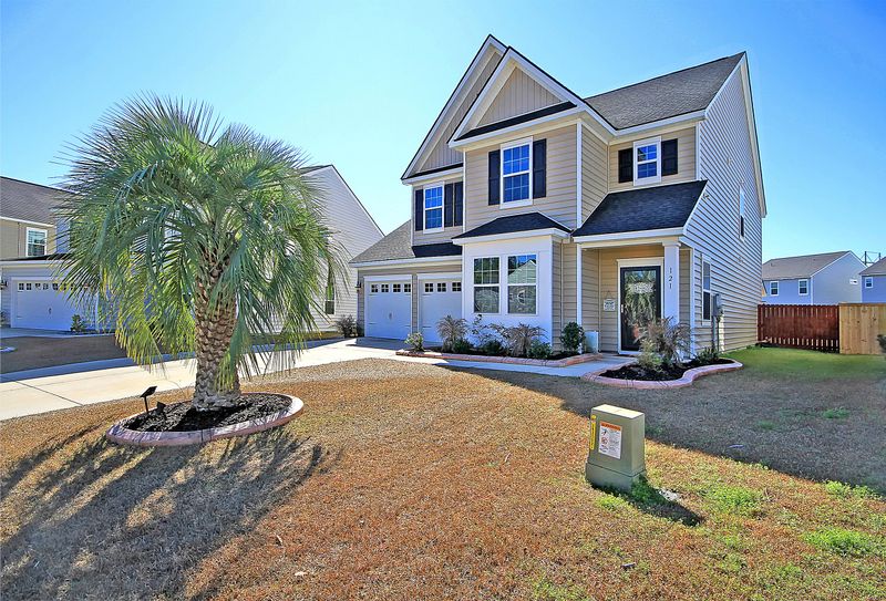 121 Guinness Ln, Moncks Corner, SC 29461