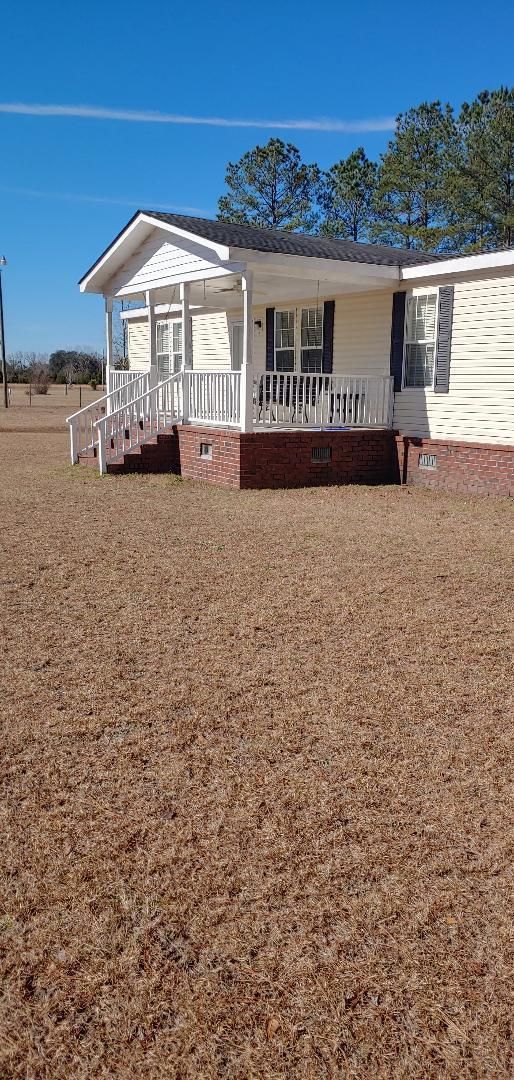 137 Country Ln, Dorchester, SC 29437