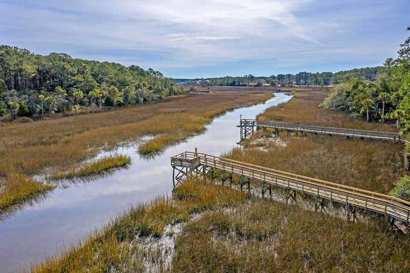 1833 Palmetto Isle Dr, Mount Pleasant, SC 29466