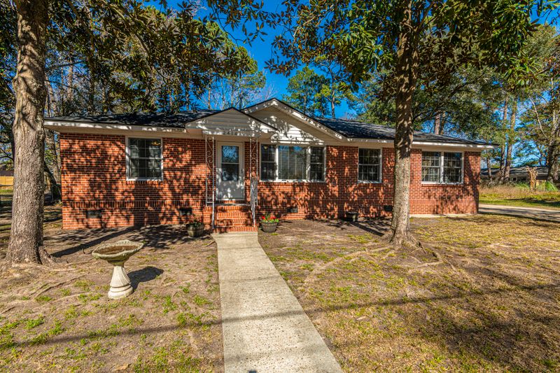 2414 Menola Ave, Charleston, SC 29414