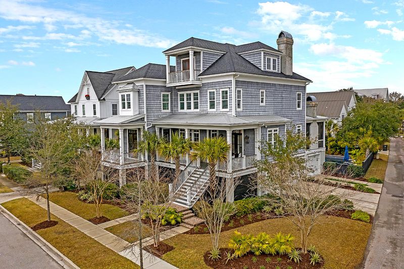 1556 Wando Landing St, Daniel Island, SC 29492