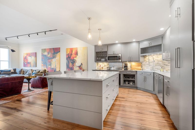 219 Meeting St #C, Charleston, SC 29401