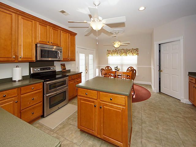 7317 Coopers Hawk Dr, Hanahan, SC 29410