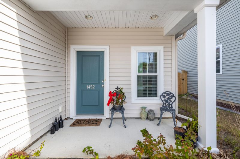 1452 Oldenburg Dr, Mount Pleasant, SC 29429
